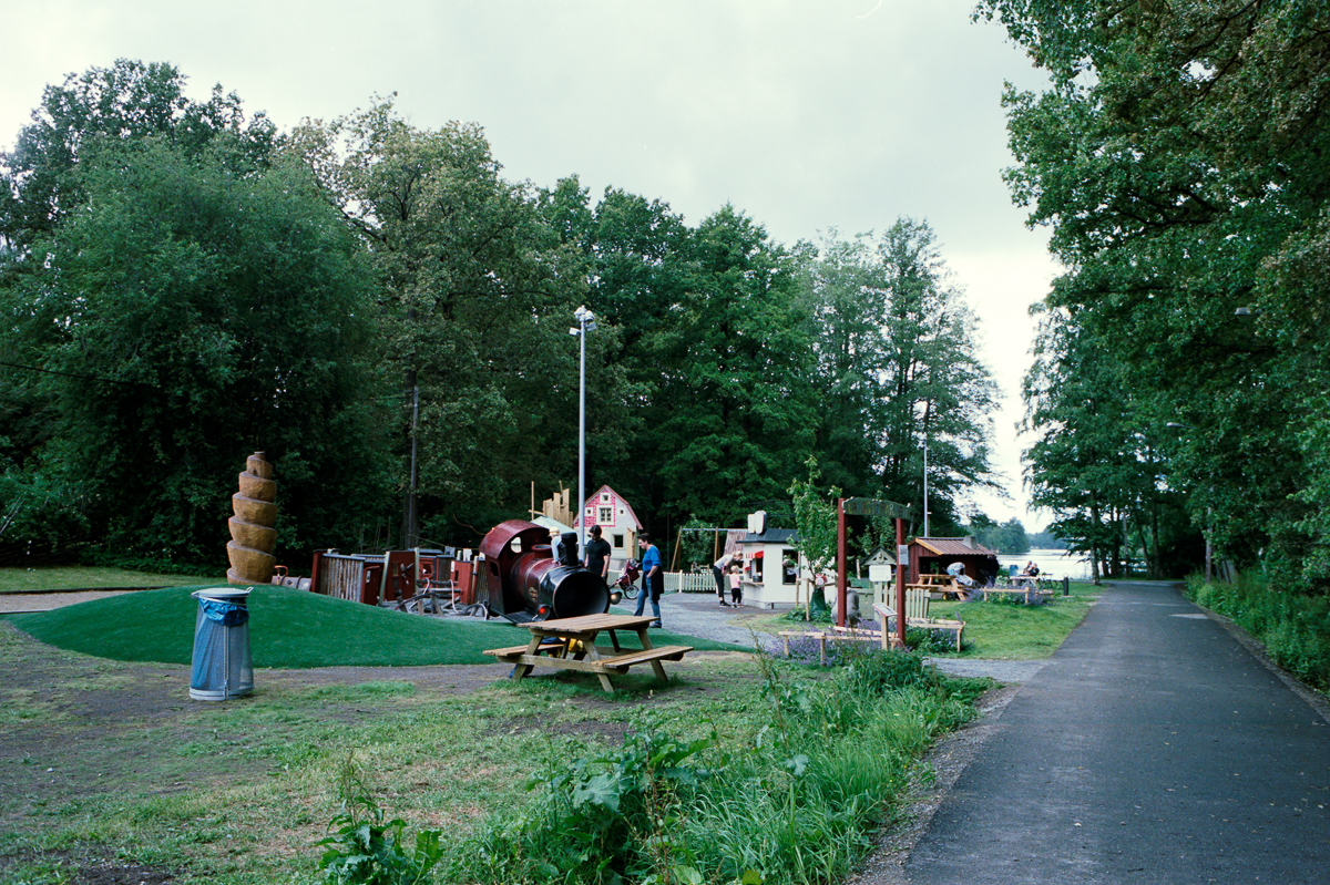Besök i nya lekparken vid Långsjön