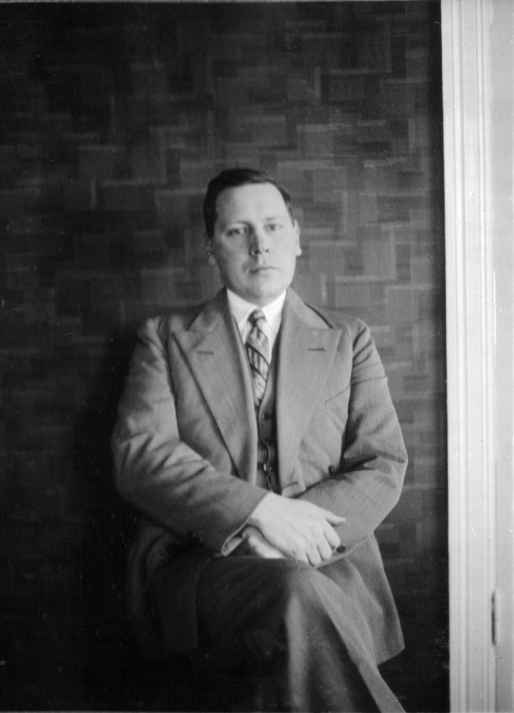1932_7