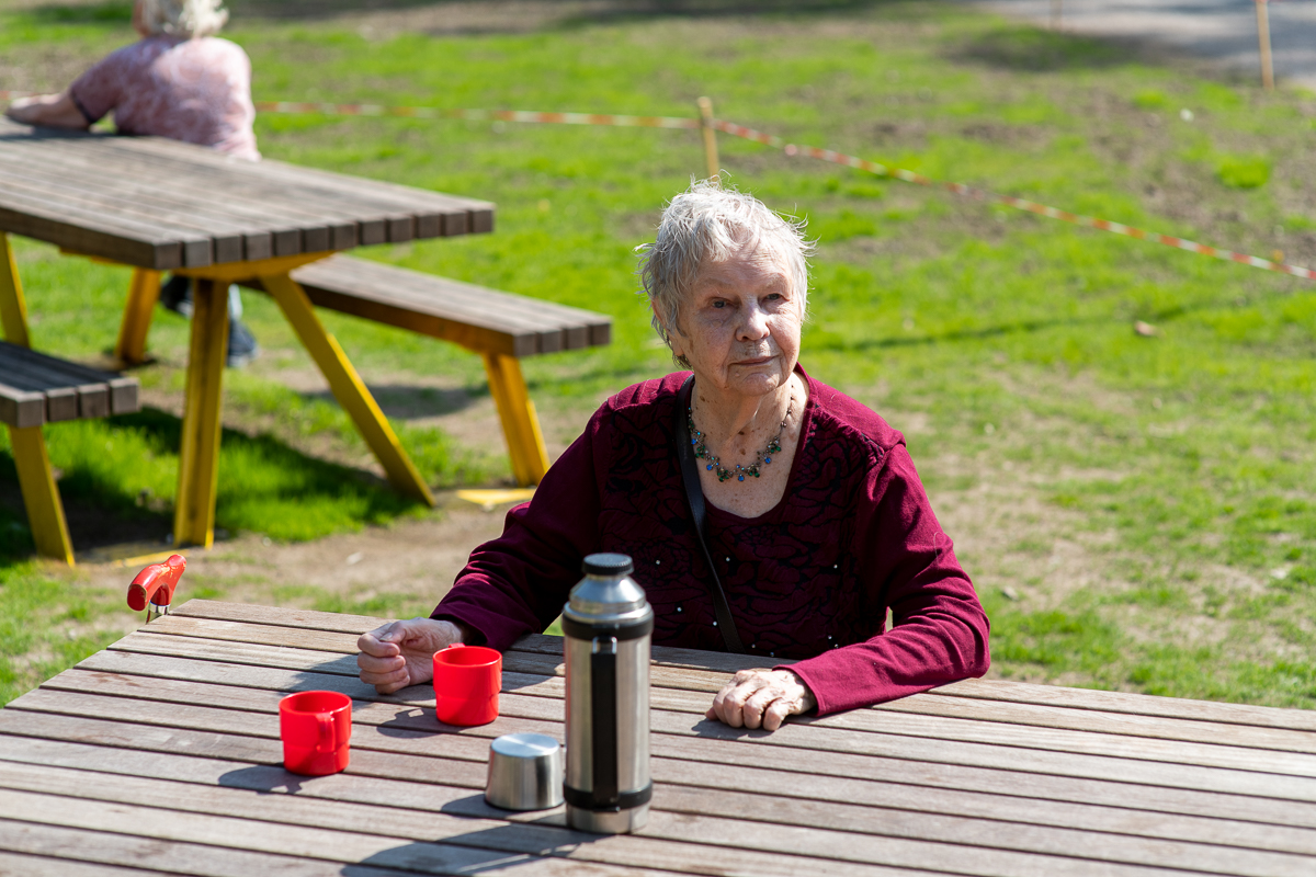 Kaffe med farmor Ulla i Kräpplaparken