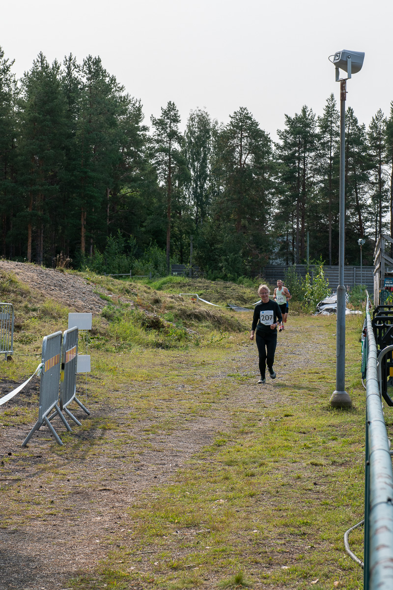 Pia går i mål