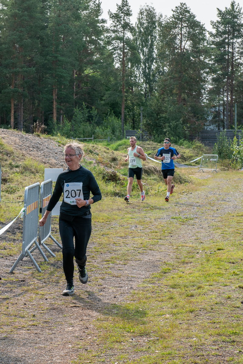 Pia går i mål