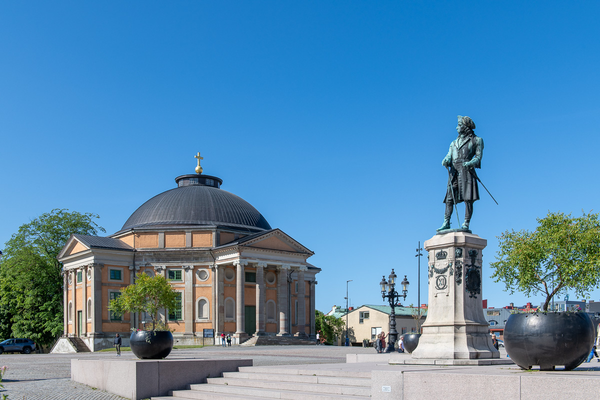 Trefaldighetskyrkan och Karl XI vid Stortorget